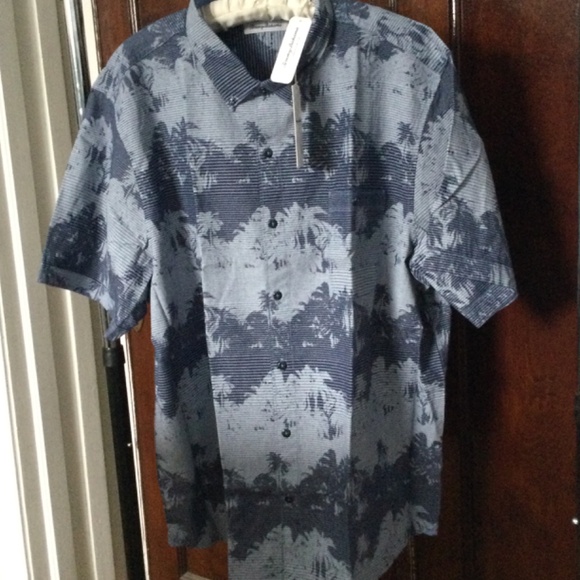 Tommy Bahama Pixel Palms Men’s Camp Shirt.  New - Picture 2 of 11